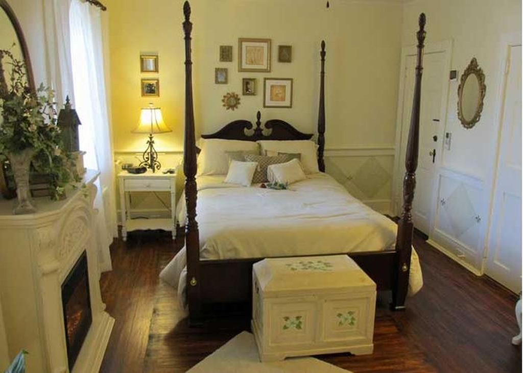 1777 Americana Inn & Lancaster Brewery Ephrata Oda fotoğraf